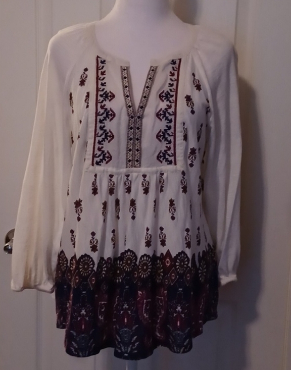 💙🌺Vintage America White Embellished Blouse with 3/4 Sleeves - Picture 10 of 12